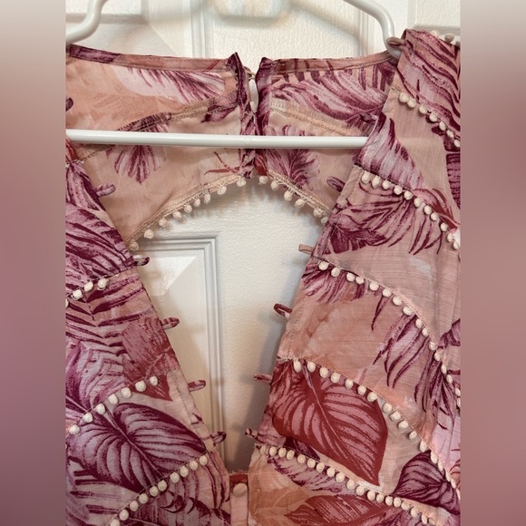 ASOS palm print structured mini dress with lace trim detail and puff sleeve - Picture 7 of 13